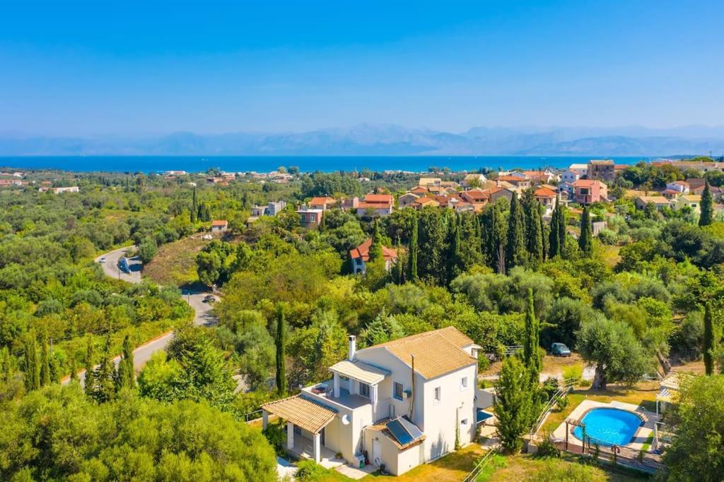 Villa Mavrikia *