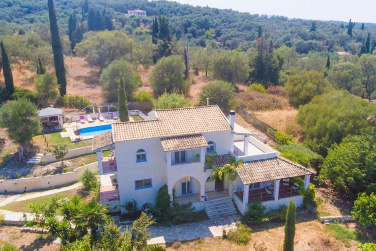 Mavrikia Villa *