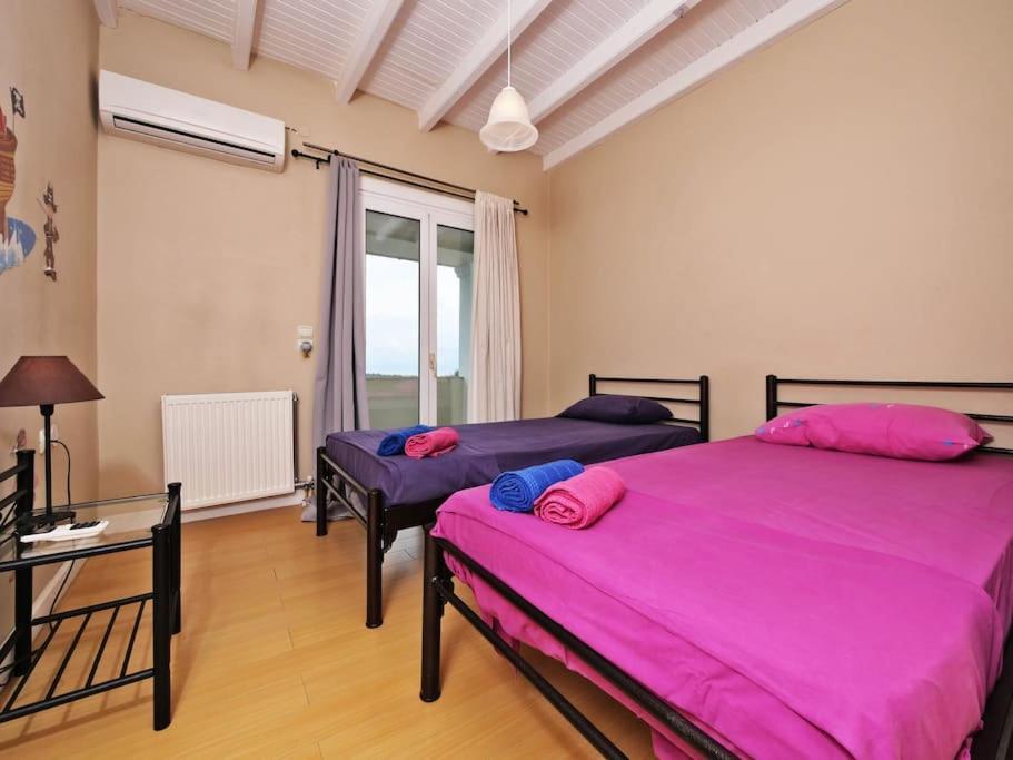 Mavrikia Villa *